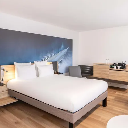 Novotel Hotell 4*