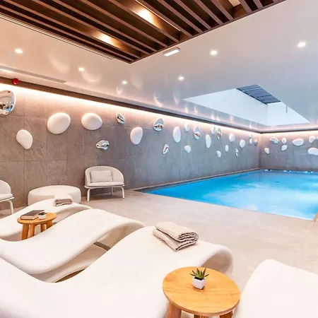 Novotel Hotel 4*