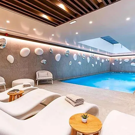 Novotel 4*